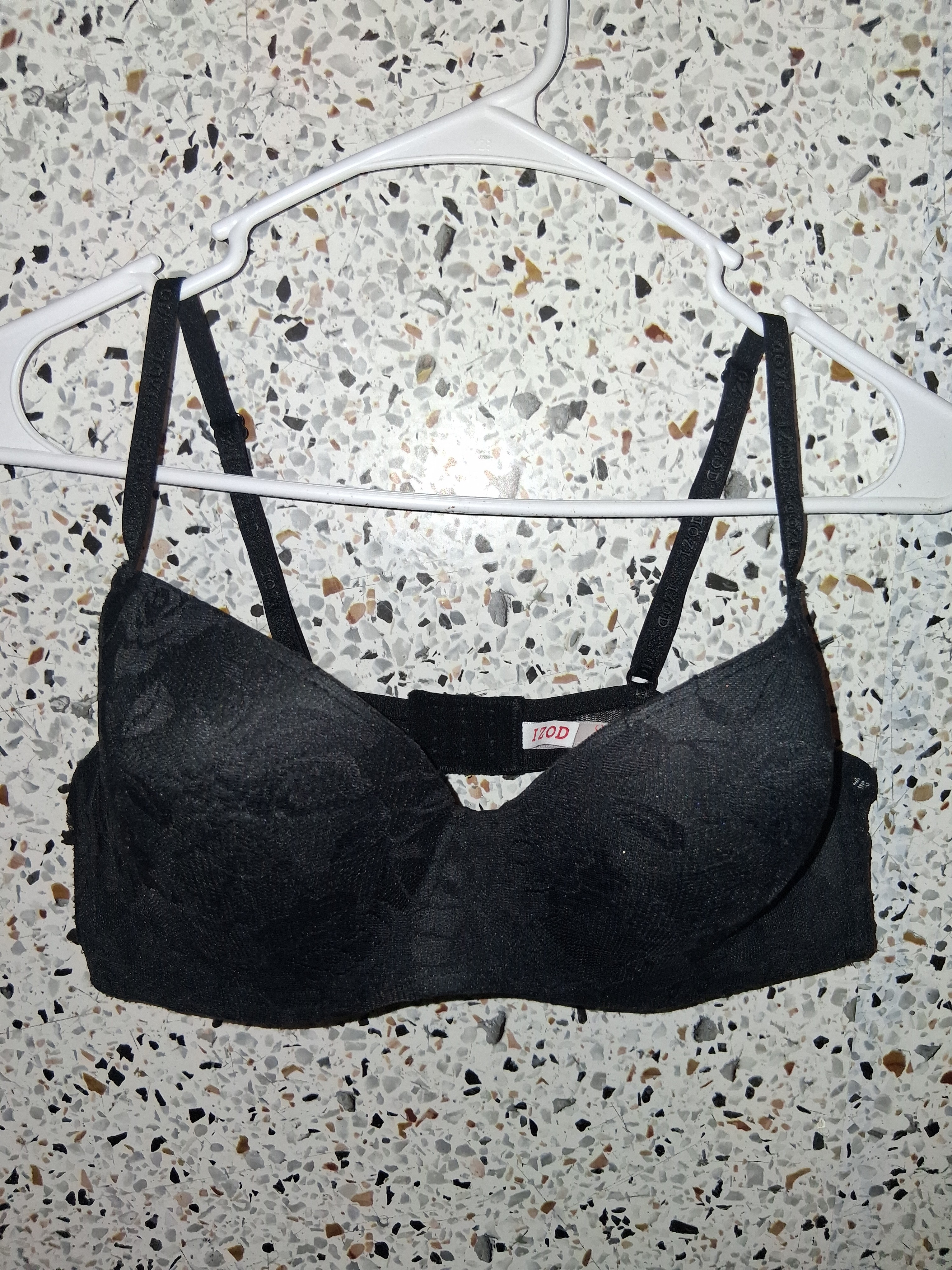 Women's Izod Tshirt Bra Size 38c Black Padded With Wires